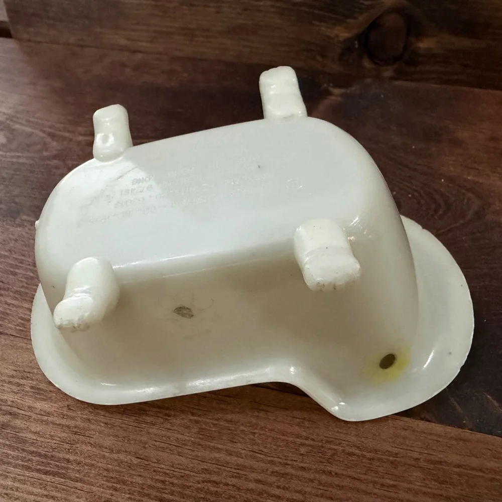 Vintage 1975 Aluminum Housewares Co Plastic Clawfoot Bathtub Soap Dish Cream